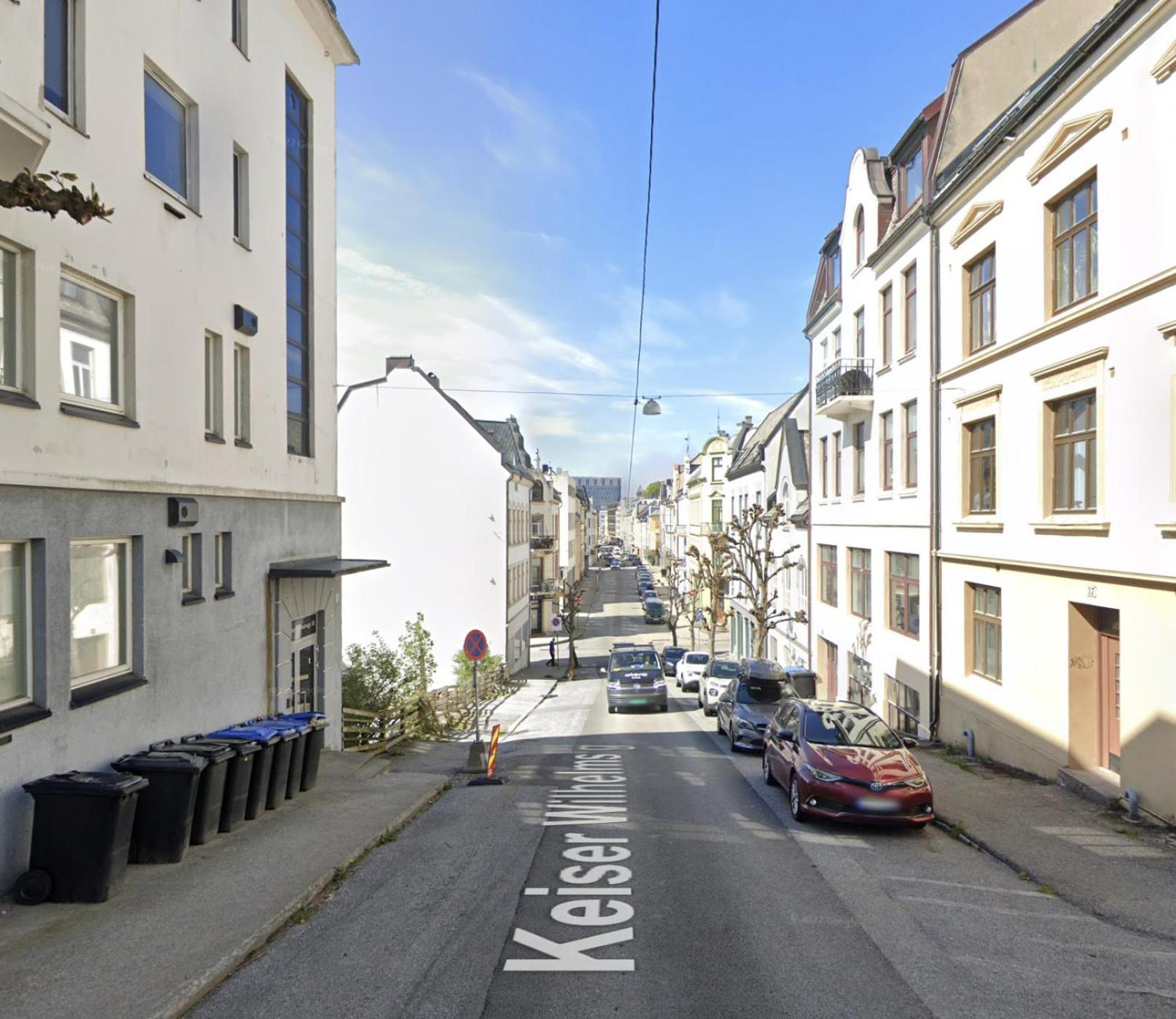 Stylish Free Parking With Balcony Ålesund